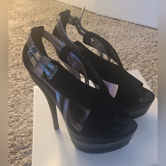 Bakers Shoes - Bakers Size 6 Black And Silver Platform Stileto Y2K Heals - 6 1/2 inch heel